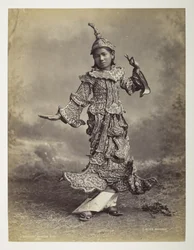 Burmesisk dansende jente, utsikt over Burma