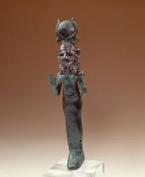 Orientalske antikviteter: fønikisk gudinne. Statuett av bronse og sølv. 700-600 f.Kr. Paris, Louvre-museet