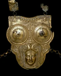 Fønikisk sivilisasjon: slagskip av gullbronse av Ksour-es-Saf (Ksour es Saf, Ksour Essef eller Ksour Essaf). 3.-2. århundre f.Kr. Tunis Bardo-museet
