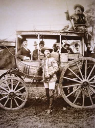 Buffalo Bill Cody (1846-1917) og hans Deadwood-trener (s/hv-bilde)