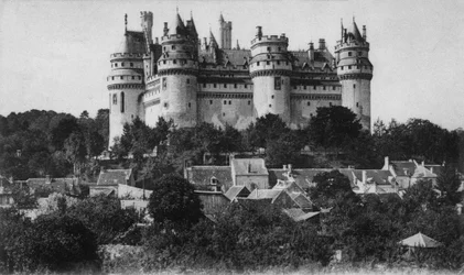 Postkort av slottet Pierrefonds, ca. 1900