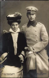 Prinsesse Cecilie med prins William, frakk og hatt