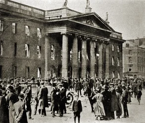 The General Post Office and the Easter Rising, O'Connell Street, Dublin, Irland, april 1916 (s/hv-bilde)