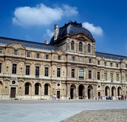 Arkitektur: utsikt over den firkantede gårdsplassen ved Louvre. Realisert av Pierre Lescot (1515-1578)