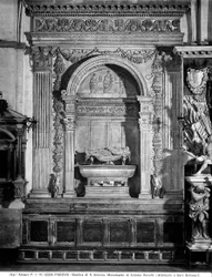 Monument til Antonio Roselli (marmor)