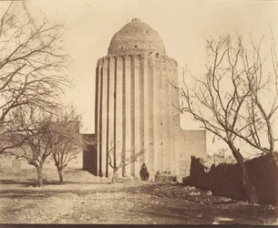 [Bastam, Tomb Tower bygget 1313, Khorasan], 1840-60-tallet.