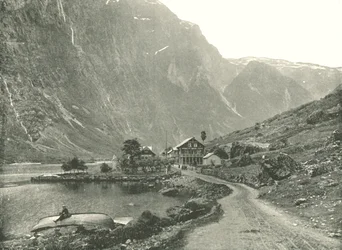 Telefonstasjon og hoteller, Gudvangen, Norge, 1895.
