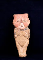 Kvinnelig figur / Chancay () kultur (terrakotta)