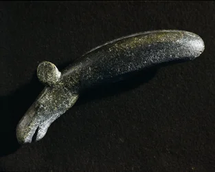 Forhistorie: diorittredskap i form av en elg. Steinalder. Sveriges historiske museum, Stockholm, Sverige