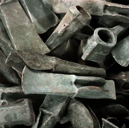 Forhistorie: øks av Ardea-typen fra nekropolen i Ardea, Lazio. Jernalderen. 8. århundre f.Kr. Roma, Luigi Pigorini nasjonalmuseum for forhistorie og etnografi