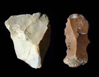 Forhistorie: flintredskaper. Neolittisk tid, steinalderen. Arkeologisk museum i Fermo, Italia