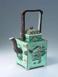 Stor Famille Verte tekanne, Kangxi-perioden (1662-1722) (porselen)