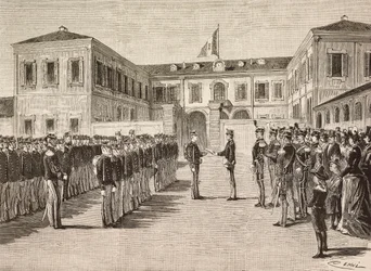 Prins Vittorio Emanuele (1870-1946), greve av Torino, gir grader til kadetter ved militærakademiet i Milano, Italia, 14. mars