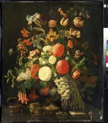 ""Bukett med blomster"" (Blomster) På bordet står smykkeskrin. Maleri av Rachel Ruysch (1664-1750) Mikhail Kroshitsky kunstmuseum fra 1700-tallet, Sevastopol (Sevastopol) Ukraina