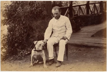 Robert Hotz, Esquire, og bulldog