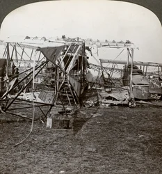 Vraket av et tysk bombefly som forsøkte å bryte gjennom luftforsvaret, første verdenskrig, 1914-1918.