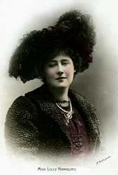 Lily Hanbury 1874-1908, engelsk skuespillerinne, tidlig på 1900-tallet.