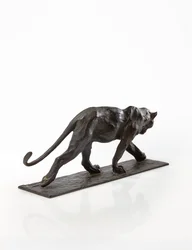 Panther walking, bakre ben hevet, ca. 1904 (patinert bronse)