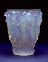 Bacchantes, 1927 (opalt glass)