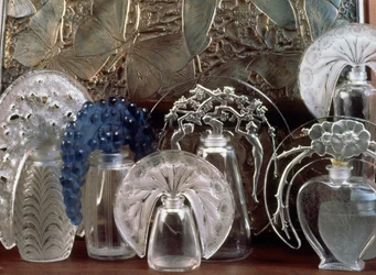 Parfymeflakon i glass