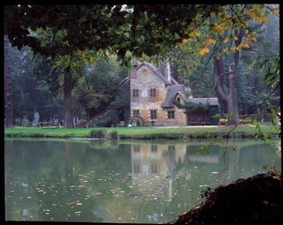 Hameau de la Reine - La Maison de la Reine ved Hameau de la Reine Marie Antoinette, i parken til Chateau de Versailles.