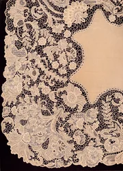 Lommetørkle av Lace of Irish Manufacture, 1863.