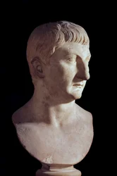 Byste av Drusus den unge (død 23 e.Kr.), sønn av den romerske keiseren Tibere (Tiberio Claudio Nerone, 42 f.Kr.-37 e.Kr.). Marmor skulptur. 1. århundre e.Kr. Paris, Louvre-museet