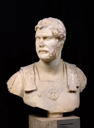 Byste av keiser Hadrian (76-138) funnet på Kreta (marmor)