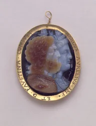 Cameo, med bilder av Serapis og Isis, i gullramme fra 1500-tallet som bærer navnene til Marcus Antoninus og hans kone Faustina (sardonyx)