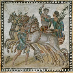 Vogn (quadriga) løp med vognførerne i startposisjon og en brudgom nær den hvite hesten (i forgrunnen) - Mosaikk, 3. århundre