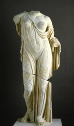 Kopi av Torso of Aphrodite, Venus Genetrix type (marmor)