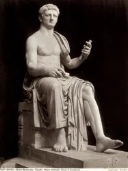Keiser Claudius (marmor)