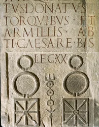 Innskrevet insignier av Twentieth Victorious Valerian Legion, romersk legion oppdratt i det 1. århundre e.Kr.