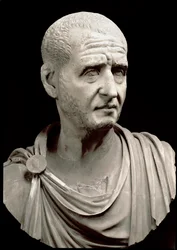 Marmorbyste av Trajan Dece (Trajan Decius) (200-251 e.Kr.) - Roma, Musei Capitolini - Byste av keiser Trajanus Decius (201-251 e.Kr.) - Marmorskulptur - Roma, Musei Capitolini