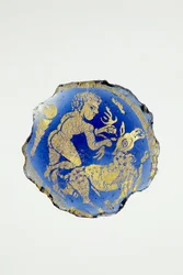 Medaljong med Hercules, naken, med høyre kne på Cerynian hjort