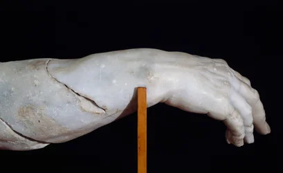 Polyphemus 'høyre hånd, fragment av Polyphemus Group, eller Ulysses blendende Polyphemus, marmorskulptur av Agesander, Athenodorus og Polydorus, kopi av original fra hellenistisk periode, romersk sivilisasjon