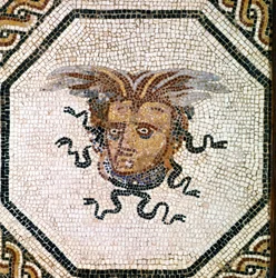 ROMANKUNSTEN: Medusa.