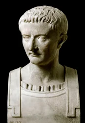Romersk kunst: marmorbyste av Tiberius (Tiberius Claudius Nero, 42 f.Kr.-37 e.Kr.), romersk keiser - fra Herculaneum, 1. århundre e.Kr. - Napoli, Museo Archeologico Nazionale