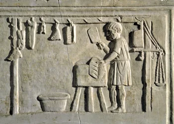 Romersk kunst: "" en slakter i butikken hans"" Bas-relieff, romersk sivilisasjon, 2. århundre e.Kr., Roma, Museo della Civilta Romana - Slakter arbeider i butikken hans - Steinrelieff, 2. århundre e.Kr. - Roma, Museo della Civilta Romana