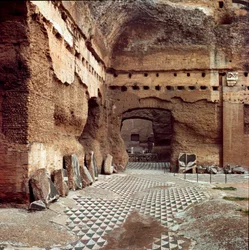 Romersk kunst: utsikt over caldarium (calidarium) til termalbadene i Caracalla i Roma. De ble bygget av keiseren med samme navn (ca. 217). Roma