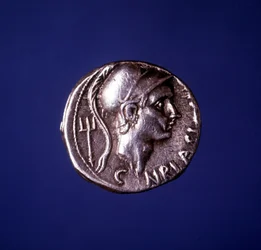 Sølvmynt med bildet av Scipio den afrikanske (235 f.Kr. - 183 f.Kr.).