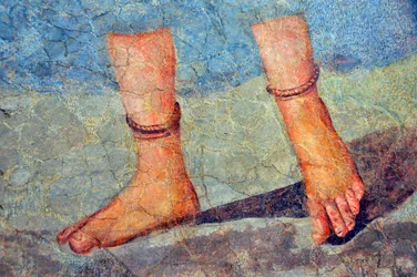 Kvinnes ben med fotlenker, sent på 2. – tidlig på 3. århundre (fresco)