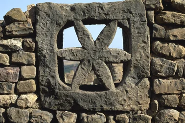 Mur, høy keiserperiode 27 f.Kr.-395 e.Kr. steindetalj fra 267046