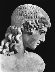 Apollo (marmor) (s/hvitt bilde) (detalj)