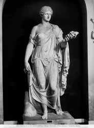 Kvinnestatue kalt Flora Farnese, 2.-3. århundre e.Kr. (marmor) (s/hvitt-bilde)
