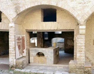 Resten av de romerske badene i Ostia (Ostia).