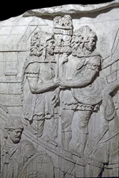 Romersk kunst: “” krigere som bærer den romerske ørnen (aquiliferes) ”” mold av 1862 som reproduserte bas-relieffene til søylen til Trajan (kolonne Trajane) (Colonna Traiana) i Roma bygget under regjeringen av Emperor Trajan (53-117) . Trajane-søylen til m