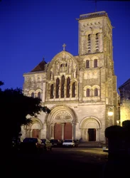 Katedralen i Vezelay (Yonne 89).