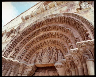 Romansk kunst: tympanon fra St. Dominikus-kirken (Iglesia de Santo Domingo, tympanon fra St. Dominikus-kirken), 12. århundre, Soria, Spania