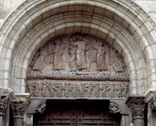 Himmelfarten, sørportalen til basilikaen (skulptur)
